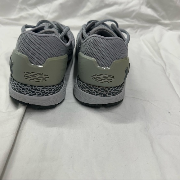Under Armour Women's Hover Tennis Shoes. Size 8.5 - Picture 4 of 6